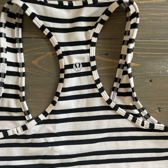 Lululemon Size 0 / 2 Tank Top.. Great condition. - Picture 5 of 5